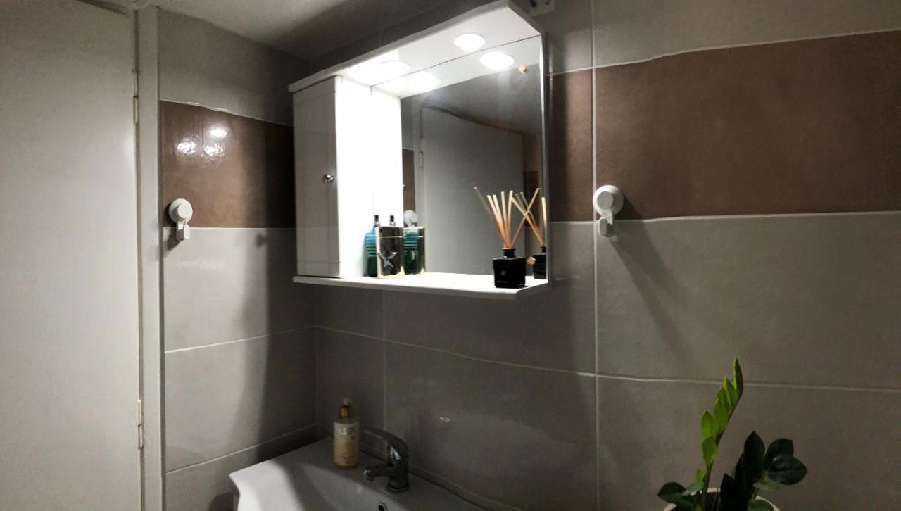 Cosy Apartment In Metaxourgeio Athens Ngoại thất bức ảnh